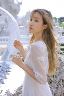 蛇的尾巴还在我的